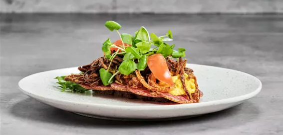 Slagter Munch spegepølse med remoulade