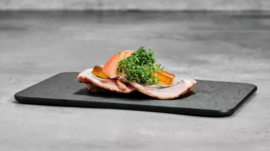 Hjemmelavet rullepølse med sky