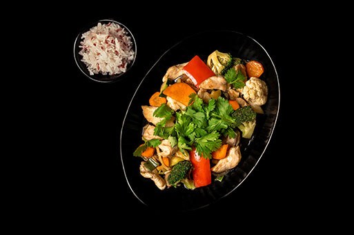 Kylling stegt med frisk ingefær og soya