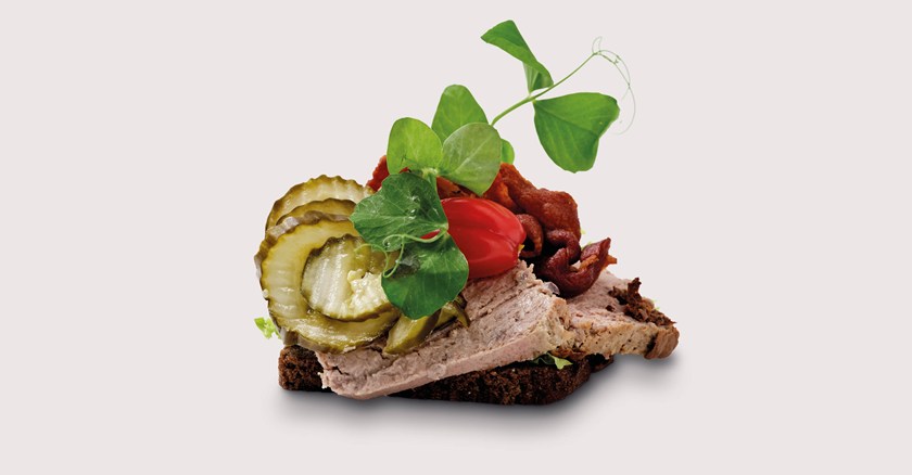 18. Leverpostej med bacon og surt