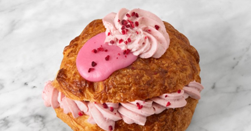 Fastelavnsbolle m. hindbær & Sarah Be
hardtcreme